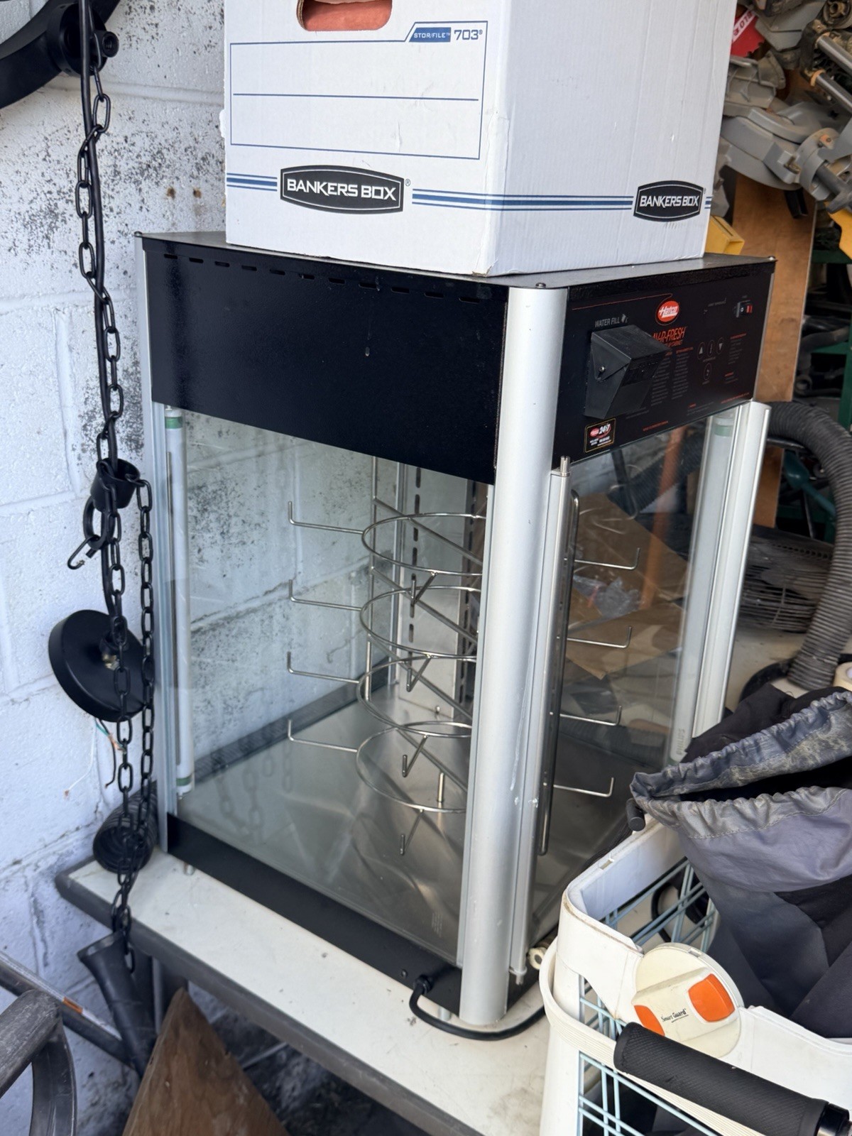 Hatco FLAV-R-FRESH Humidified Rotating Pizza Holding & Display Cabinet Hatco FLAV-R-FRESH Humidified Rotating Pizza Holding & Display Cabinet