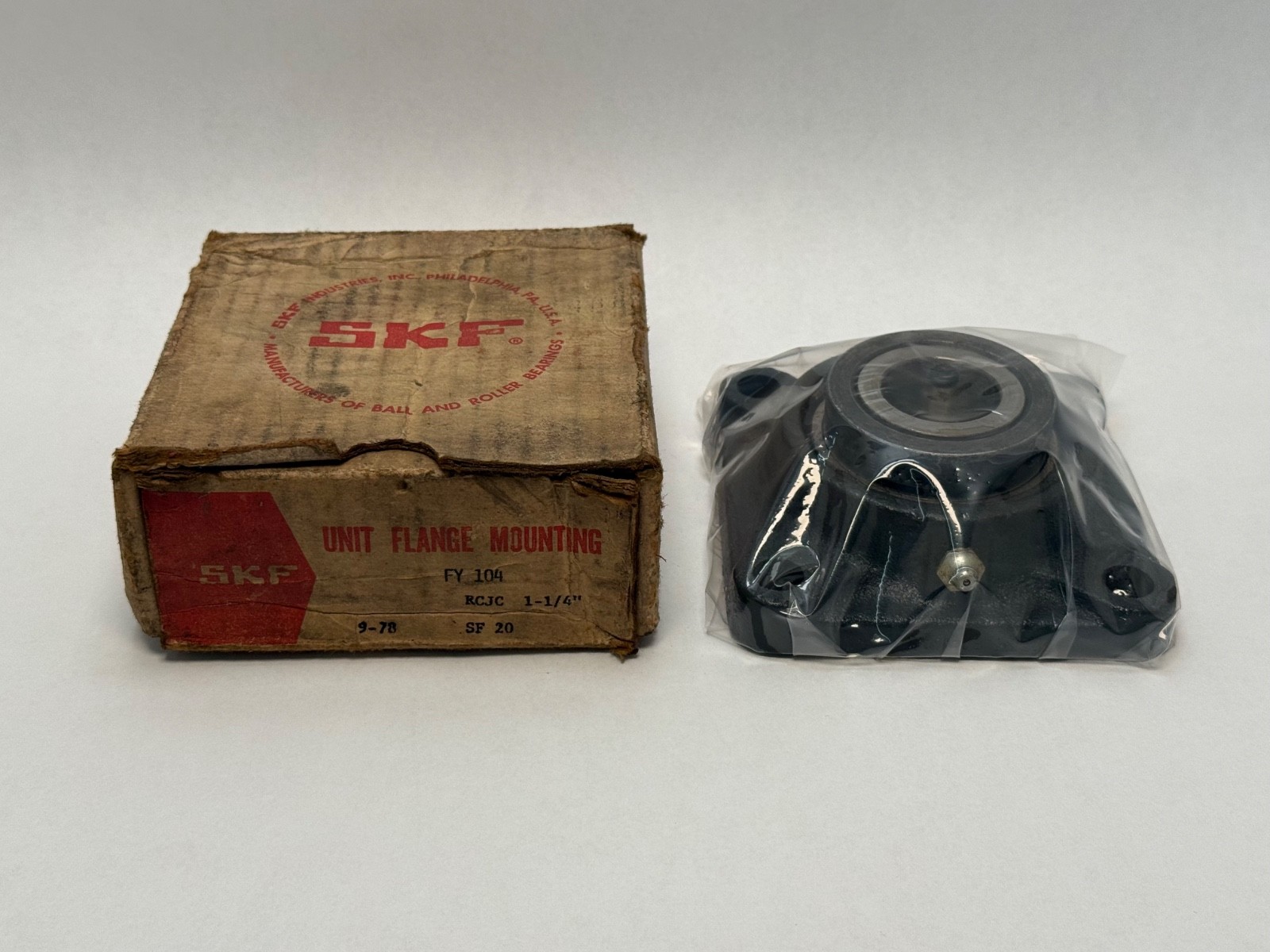 SKF FY104 Flange Mount Bearing 1-1/4