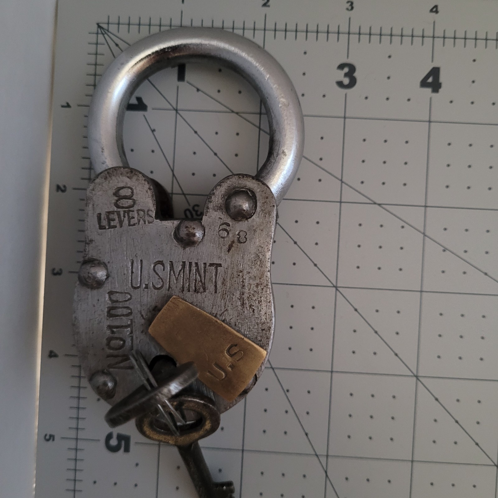 Vintage US Mint Padlock Lock with Keys No. 100 8 Levers Works