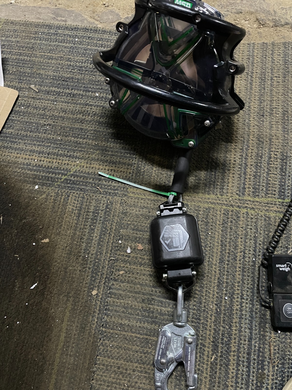 MSA V-EDGE SRL 10m 30 ft Steel Cable Leading Edge Self Retracting Lifeline MSA V-EDGE SRL 10m 30 ft Steel Cable Leading Edge Self Retracting Lifeline