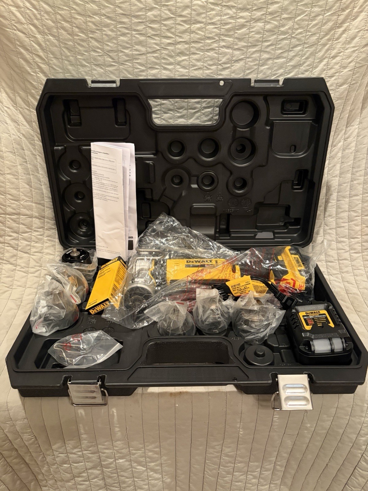 DEWALT DCE450D1 20V MAX Copper Swage Tool Kit BRAND NEW Battery/Charger Included