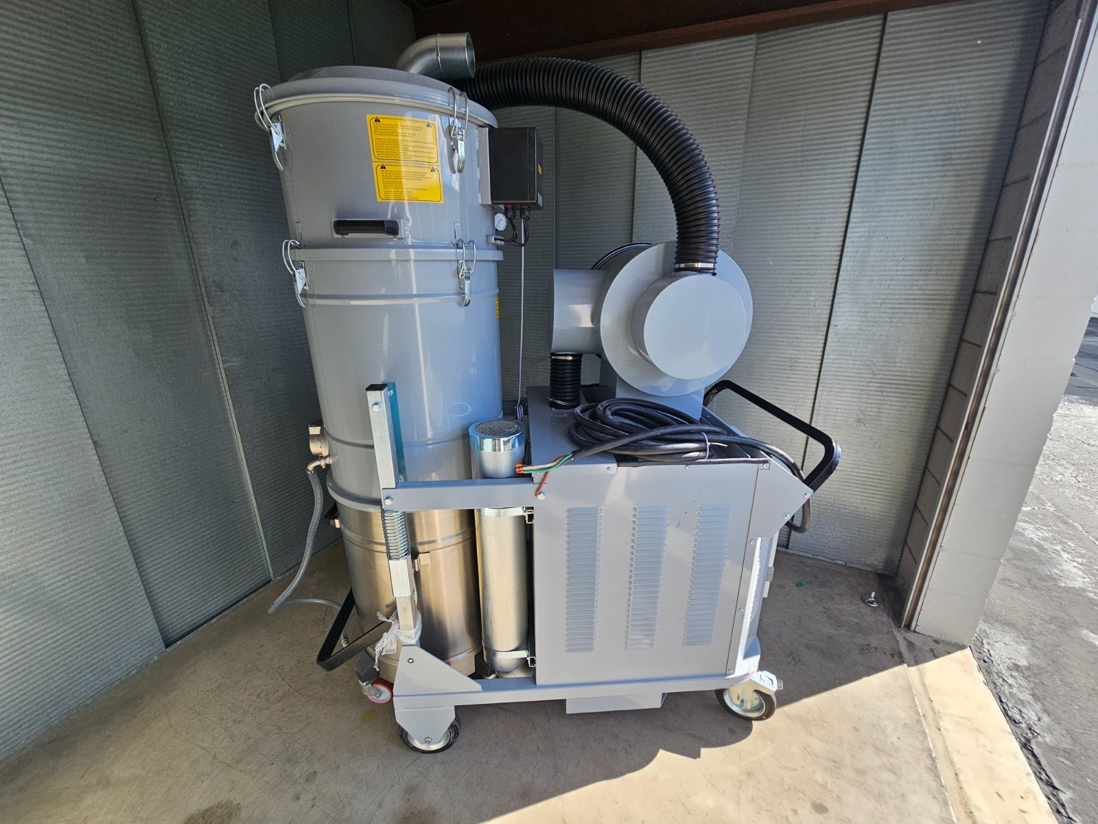 Nilfisk CFM model 3907/18N4 Industrial Vacuum New off the pallet