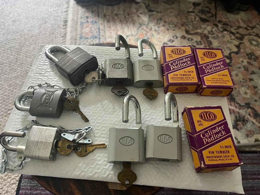 Vintage Padlock Lot (7) ILCO, MASTERLOCK, REESE, operating keys some new