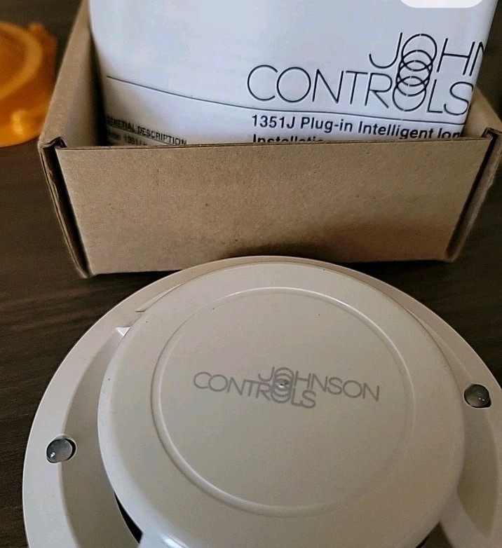 JOHNSON CONTROLS 1351J INTELLIGENT ION ALARM HEAD, NEW IN BOX  LOC-126 