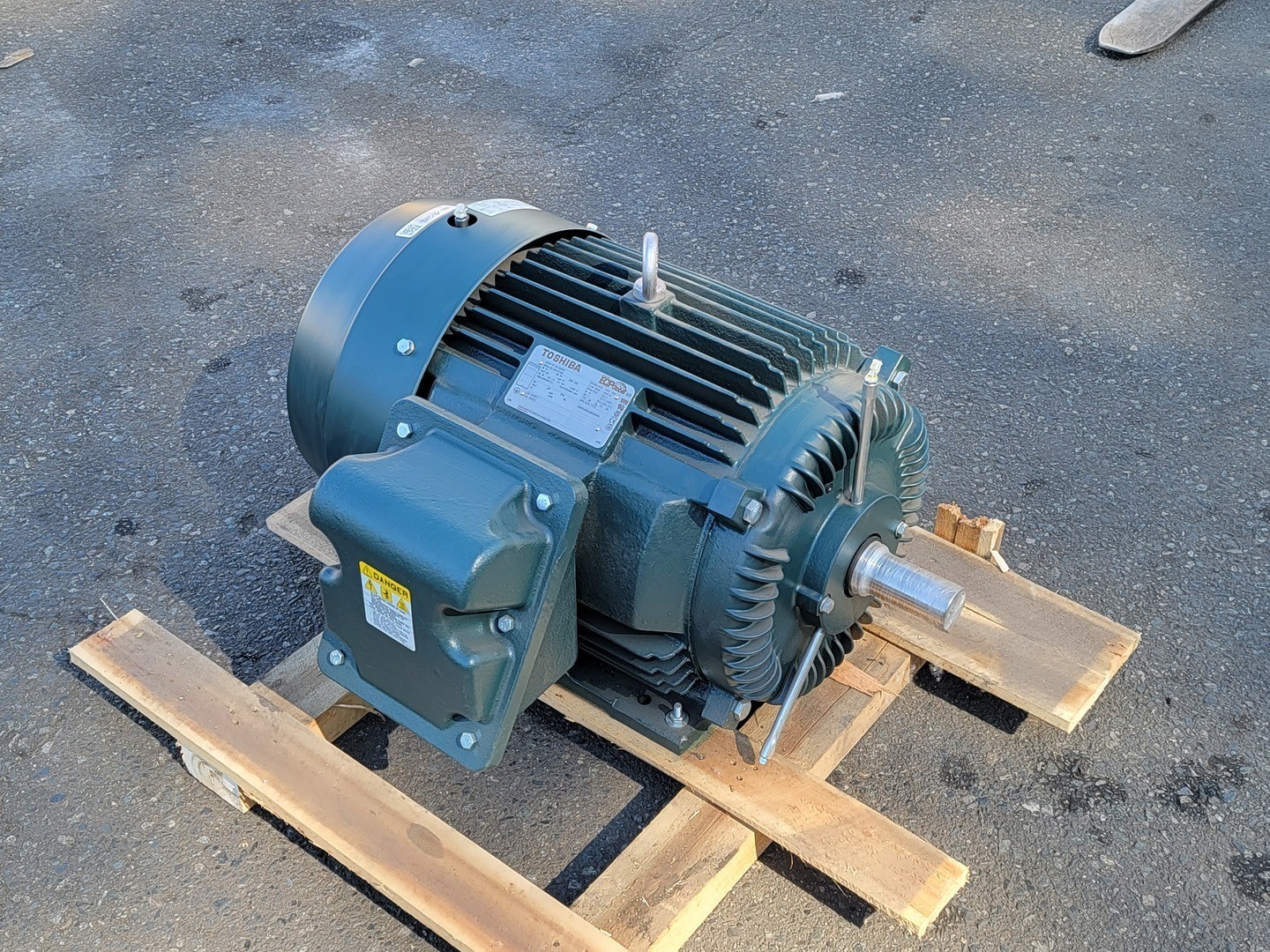 SURPLUS NEW 2019 TOSHIBA SD-10029063 25 hp, 575 volts, 3540 rpm, 284TS Electric