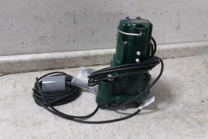 Zoeller 140-0029 1 HP 3450 RPM 115VAC 50 Ft Max Head Submersible Sump Pump