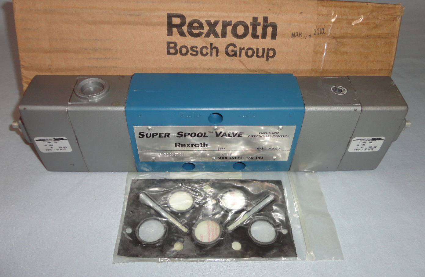 Rexroth R431005700 Super Spool Directional Control Valve P-06118700000 24VDC NEW