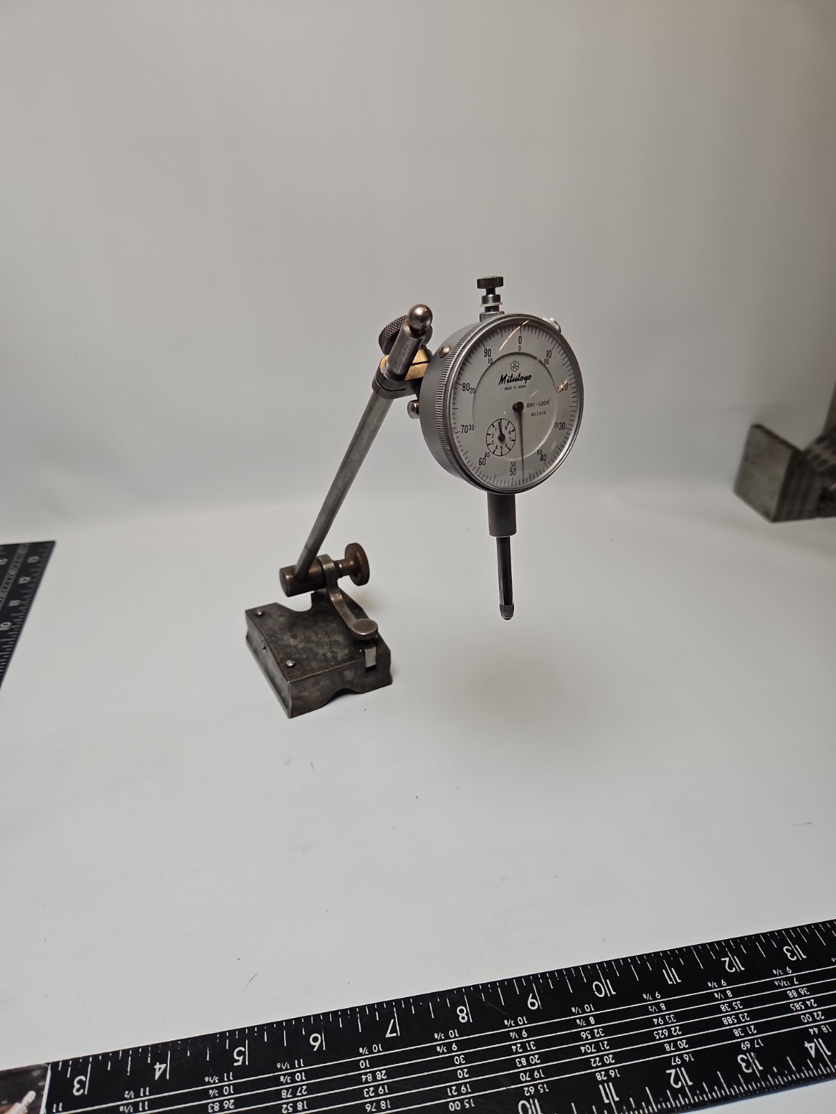 Mitutoyo Dial Indicator w/Starrett pole Base Vintage Surface Plate Set Mitutoyo Dial Indicator w/Starrett pole Base Vintage Surface Plate Set