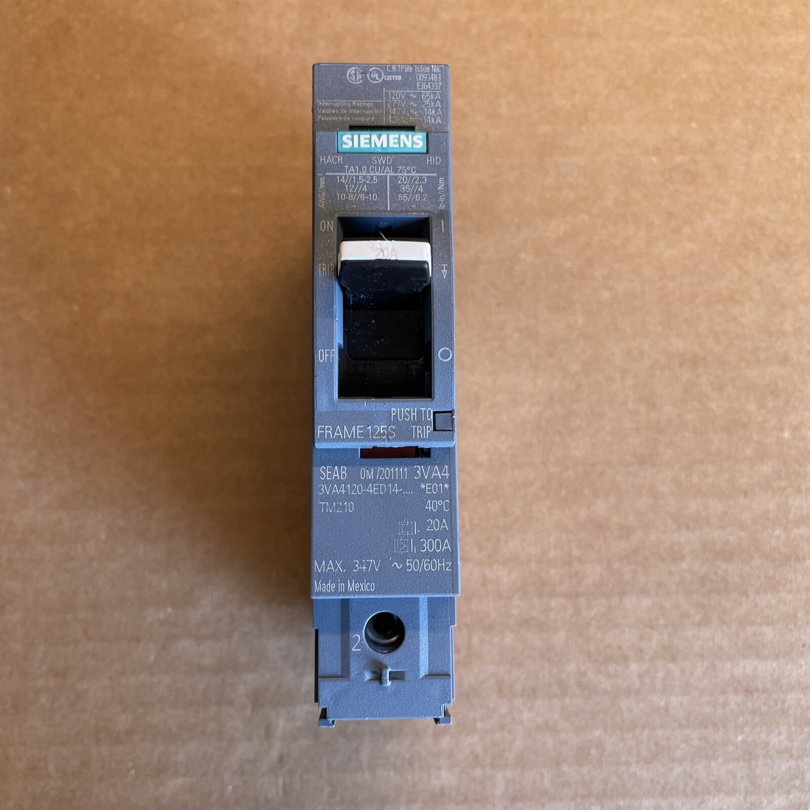 SIEMENS 3VA4120-4ED14-0AA0 CIRCUIT BREAKER 1 Pole 20 Amp New Pull Out