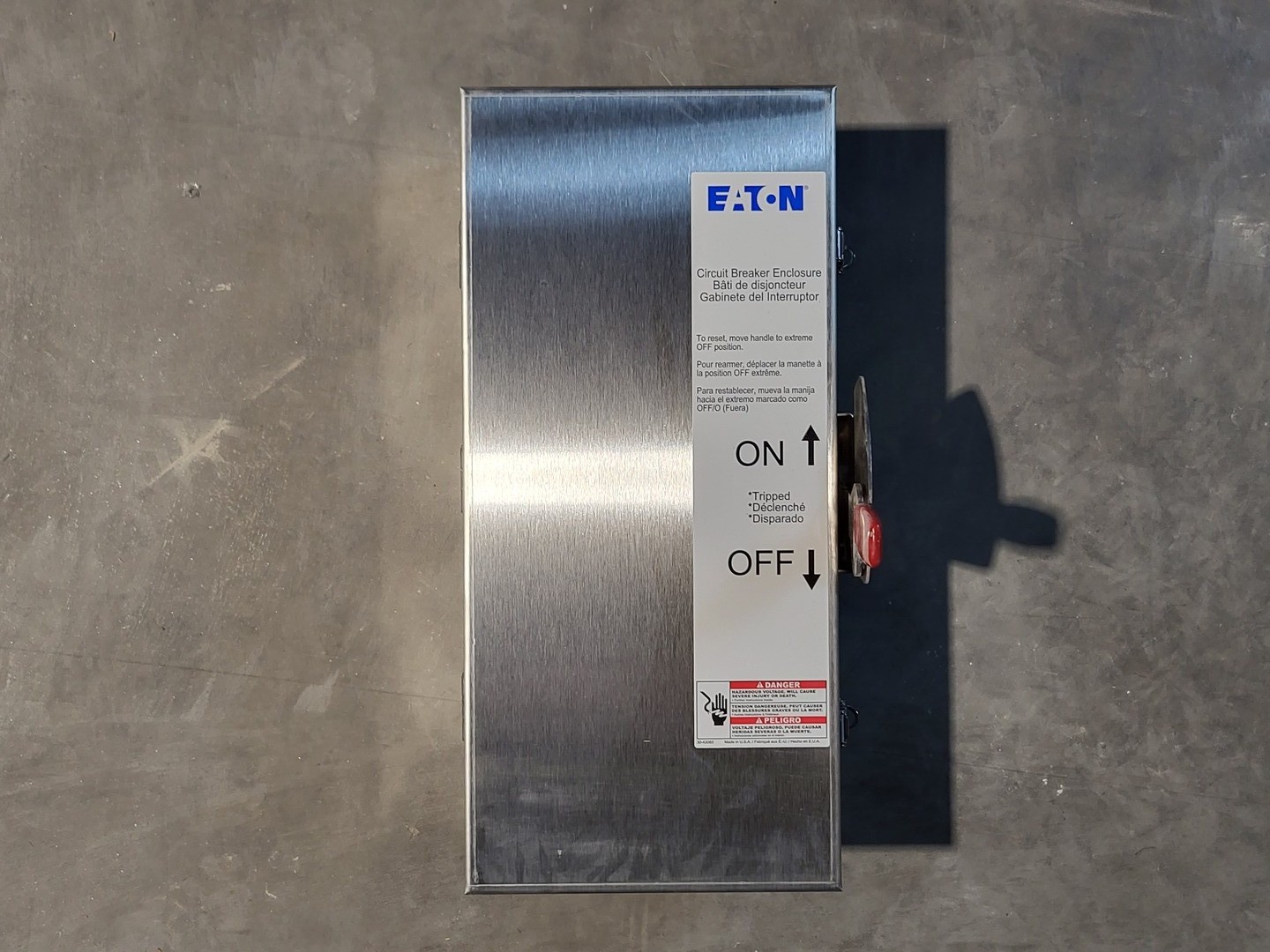 SURPLUS NEW Eaton HFD3030S 30 Amp, 3 Pole, 600 volts Circuit Breaker w/ WFDN100