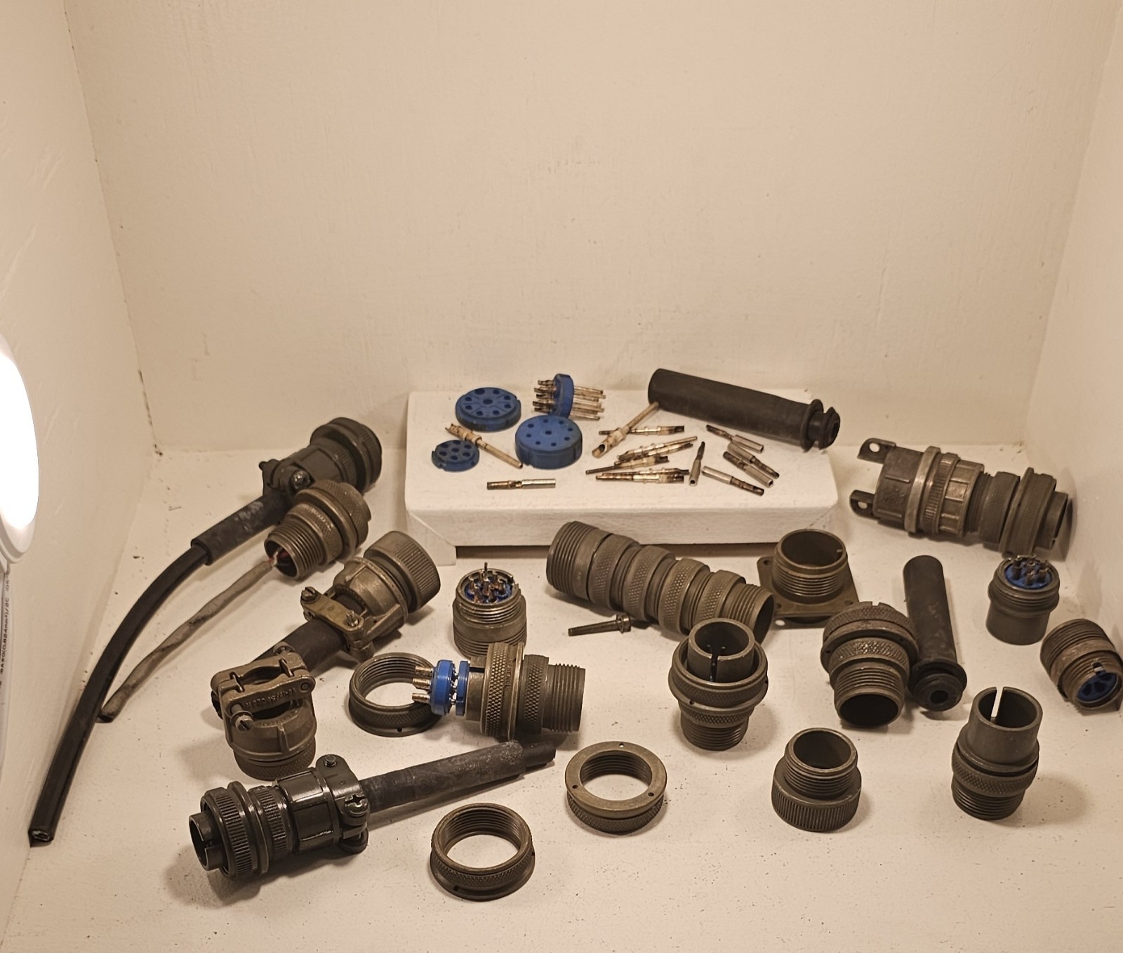 New Lot Of Over 30 Miscellaneous Amphenol Connectors Pins Hoses And Parts 
