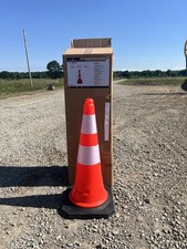 LandHonor Reflective **BOX OF 10** Traffic Cones 29 in Height Model/MPN LHR-TC29 picture