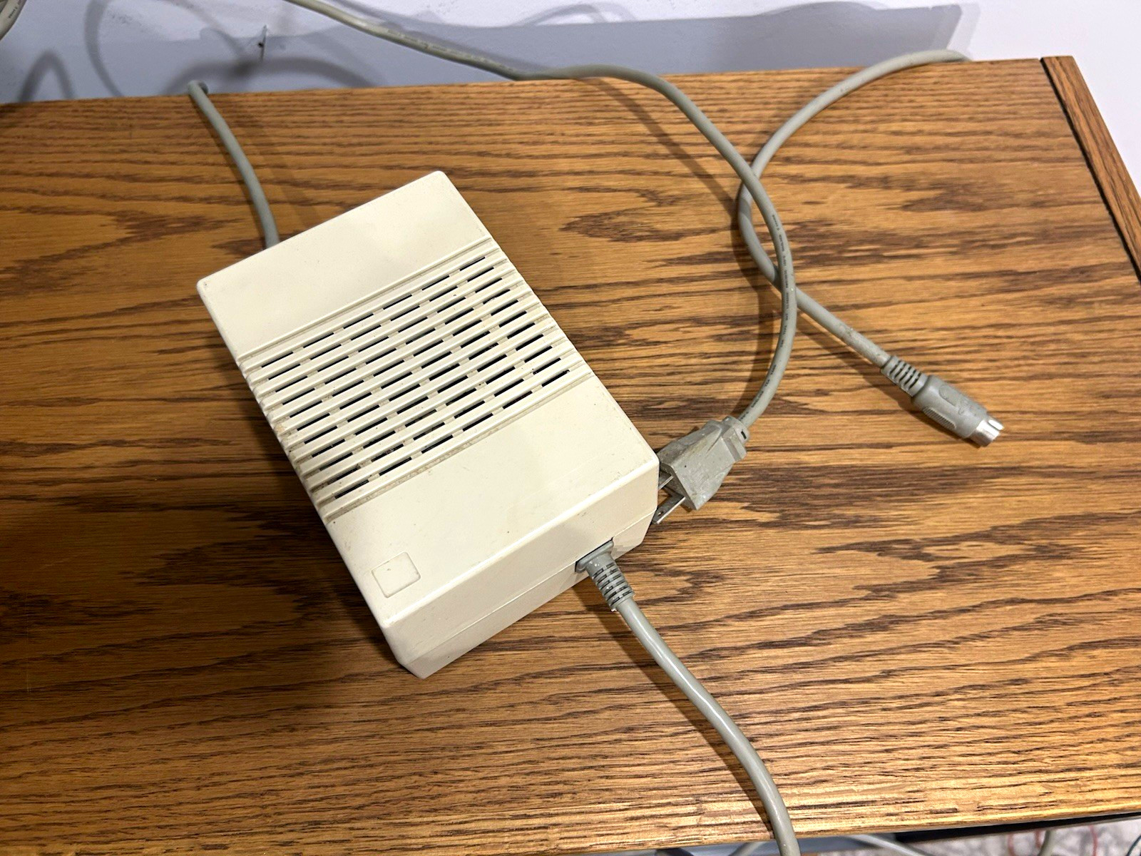 Commodore Amiga 500 power supply PSU TESTED WORKING-knockoff? Commodore Amiga 500 power supply PSU TESTED WORKING-knockoff?
