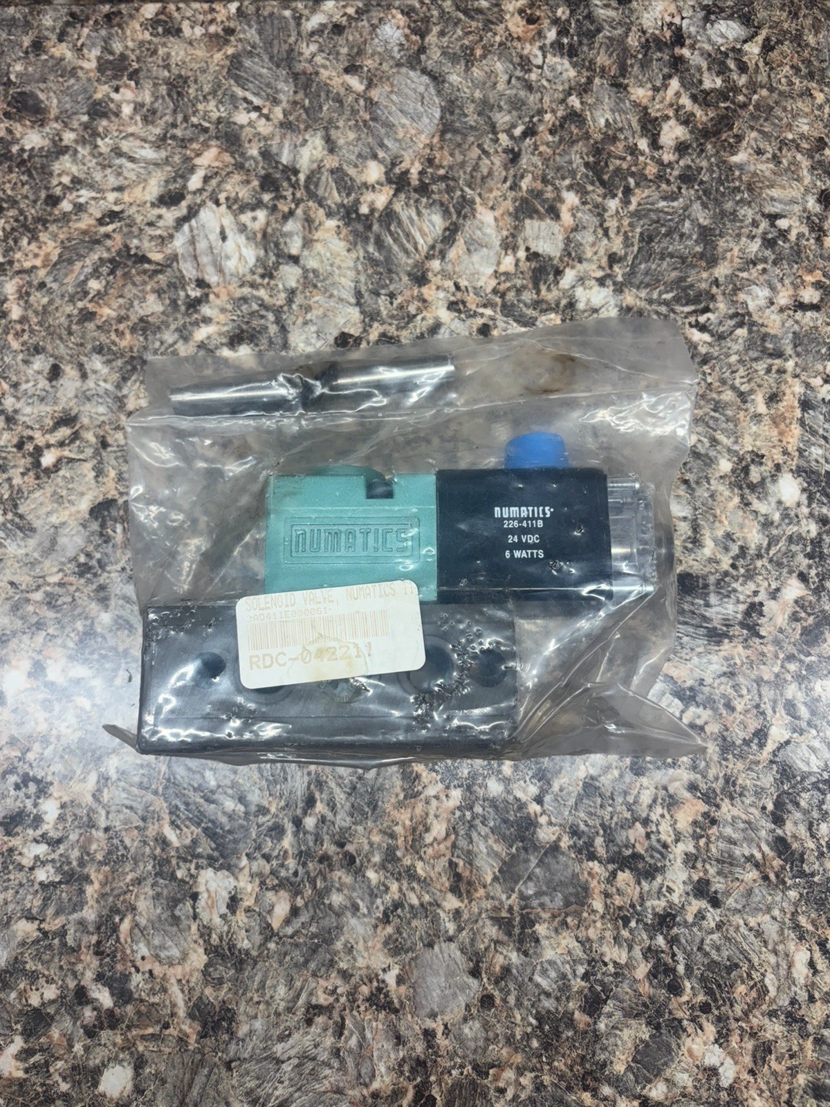NEW NUMATICS 11SAD411EE000061 SOLENOID VALVE 150PSI WITH 226-411B 24VDC 6 WATTS