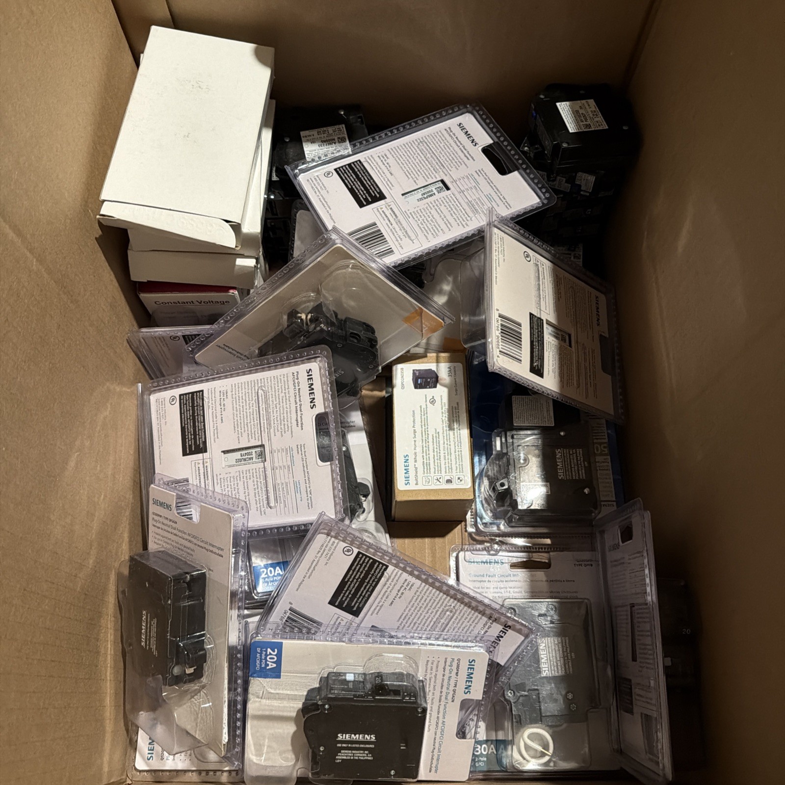 Lot Of + 40 breaker and surge protection gfci + afci + dual function + 50A gfci Lot Of + 40 breaker and surge protection gfci + afci + dual function + 50A gfci
