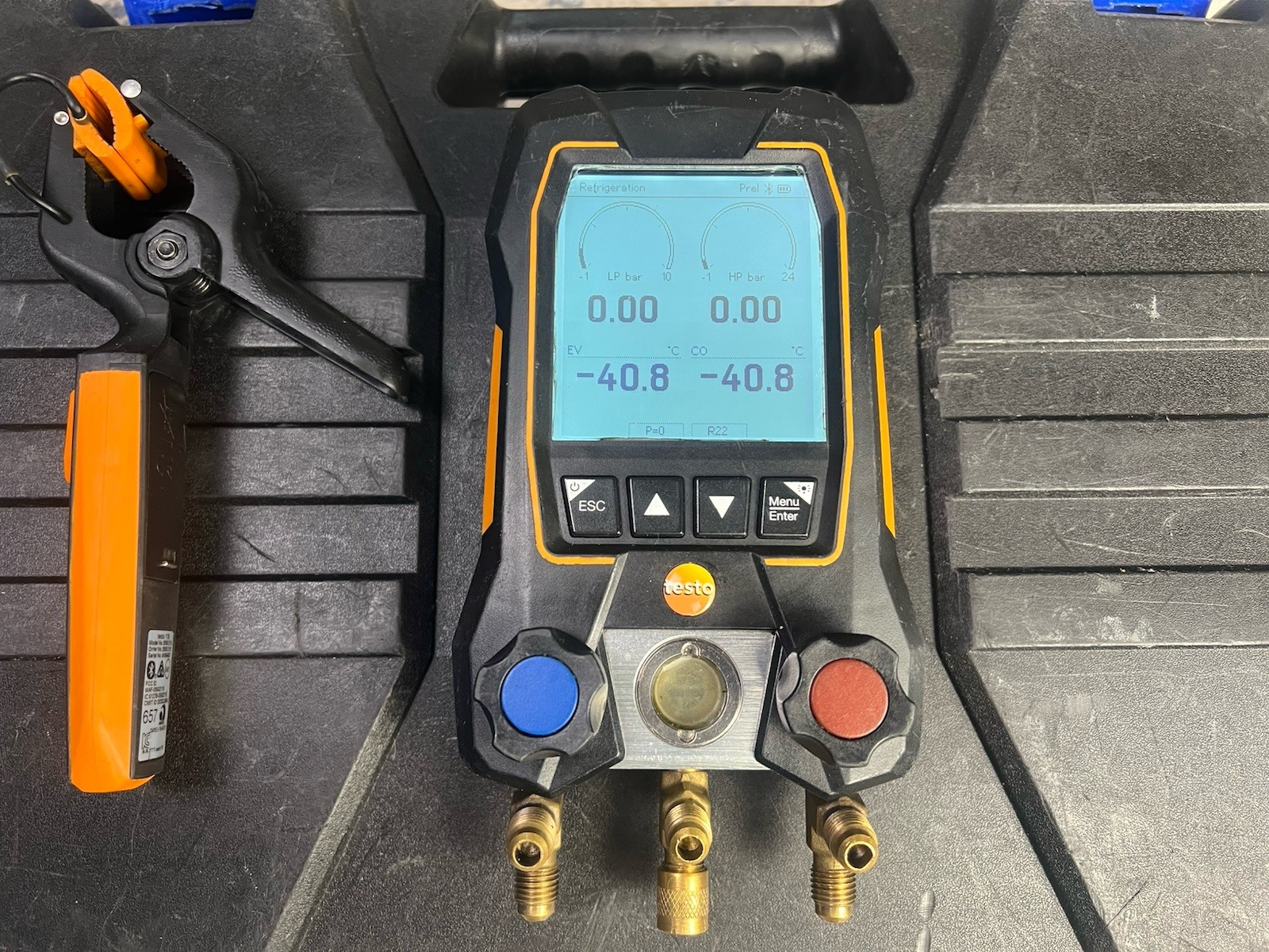 Testo 550s Smart Digital HVAC Manifold w/ 115i Wireless Probe YellowJacket Hoses Testo 550s Smart Digital HVAC Manifold w/ 115i Wireless Probe YellowJacket Hoses