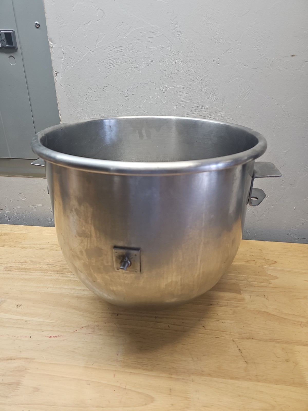 Vintage Hobart 30 Qt Stainless Steel Mixer Bowl Classic D300 D330 D340 437410