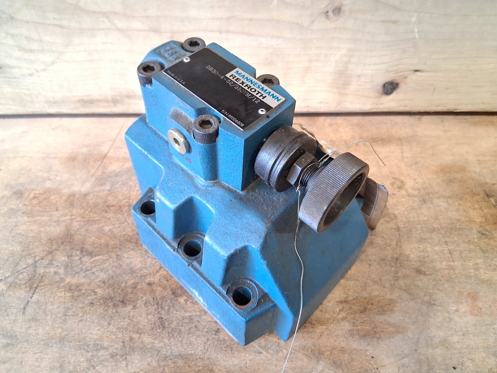 Mannesmann Rexroth DR30-4-52/350YM/12 RR006808 pressure reducing valve