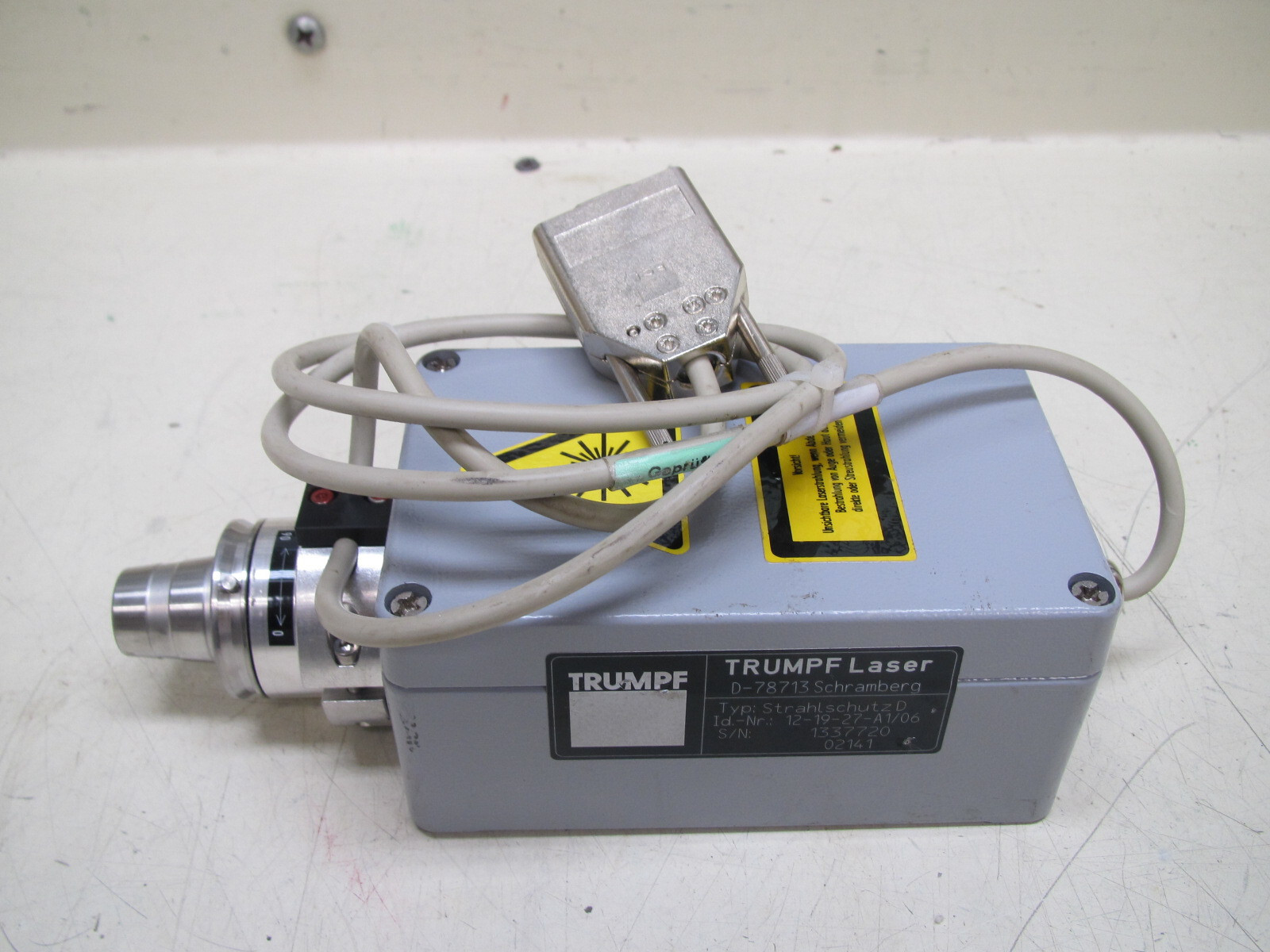 Trumpf D-78713 / 12-19-27-A1 Strahlschutz D Used 