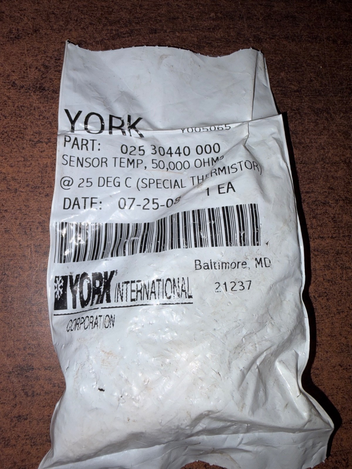 NOS YORK  025 30440 000 TEMPERATURE SENSOR  B92