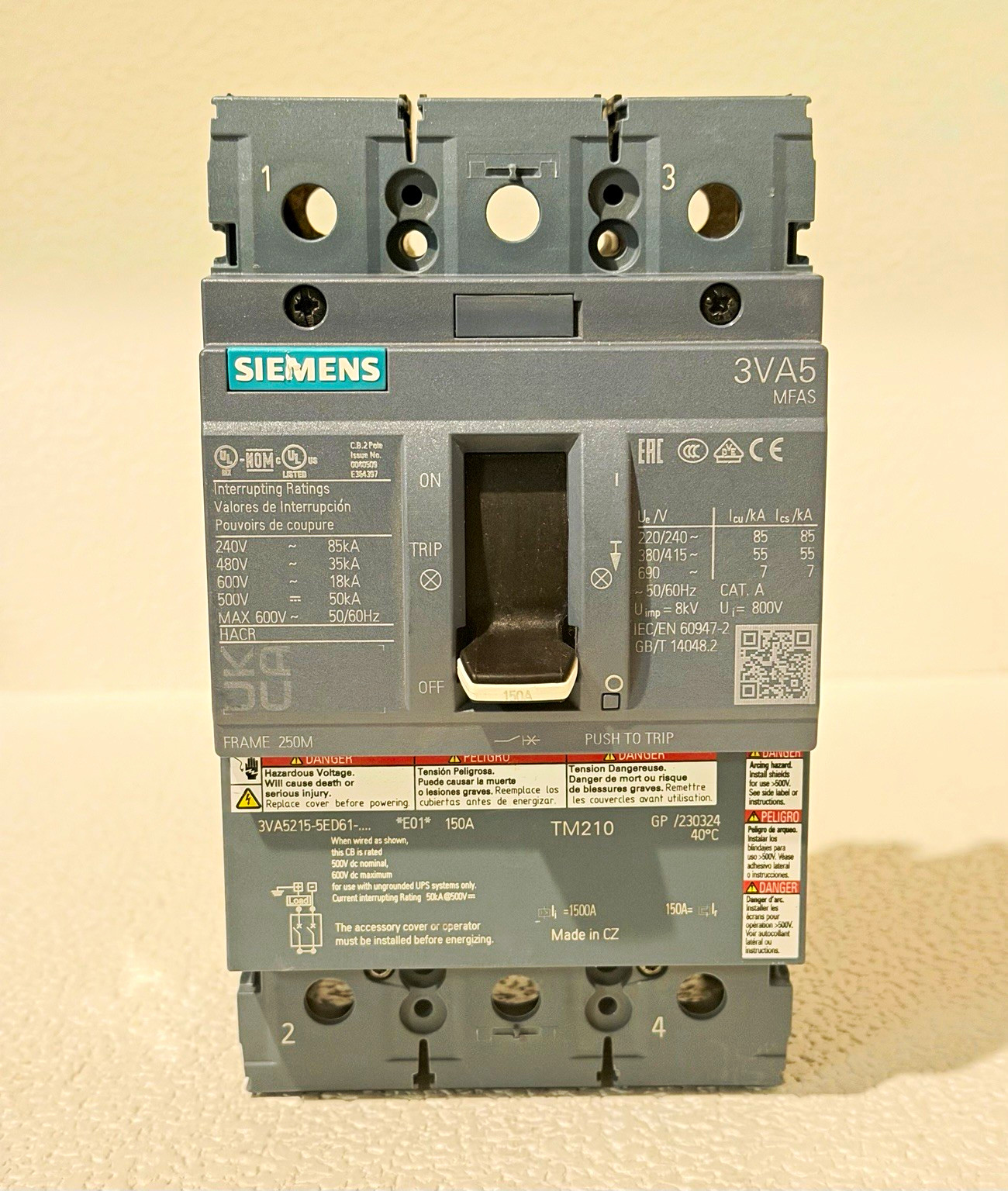 NEW Takeout Siemens 3VA5215-5ED61-0AA0 150A 2-Pole 3VA52 MCCB 35kA NEW Takeout Siemens 3VA5215-5ED61-0AA0 150A 2-Pole 3VA52 MCCB 35kA
