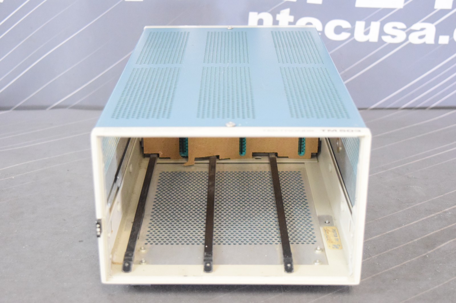 Tektronix TM503 Mainframe 3 Slot