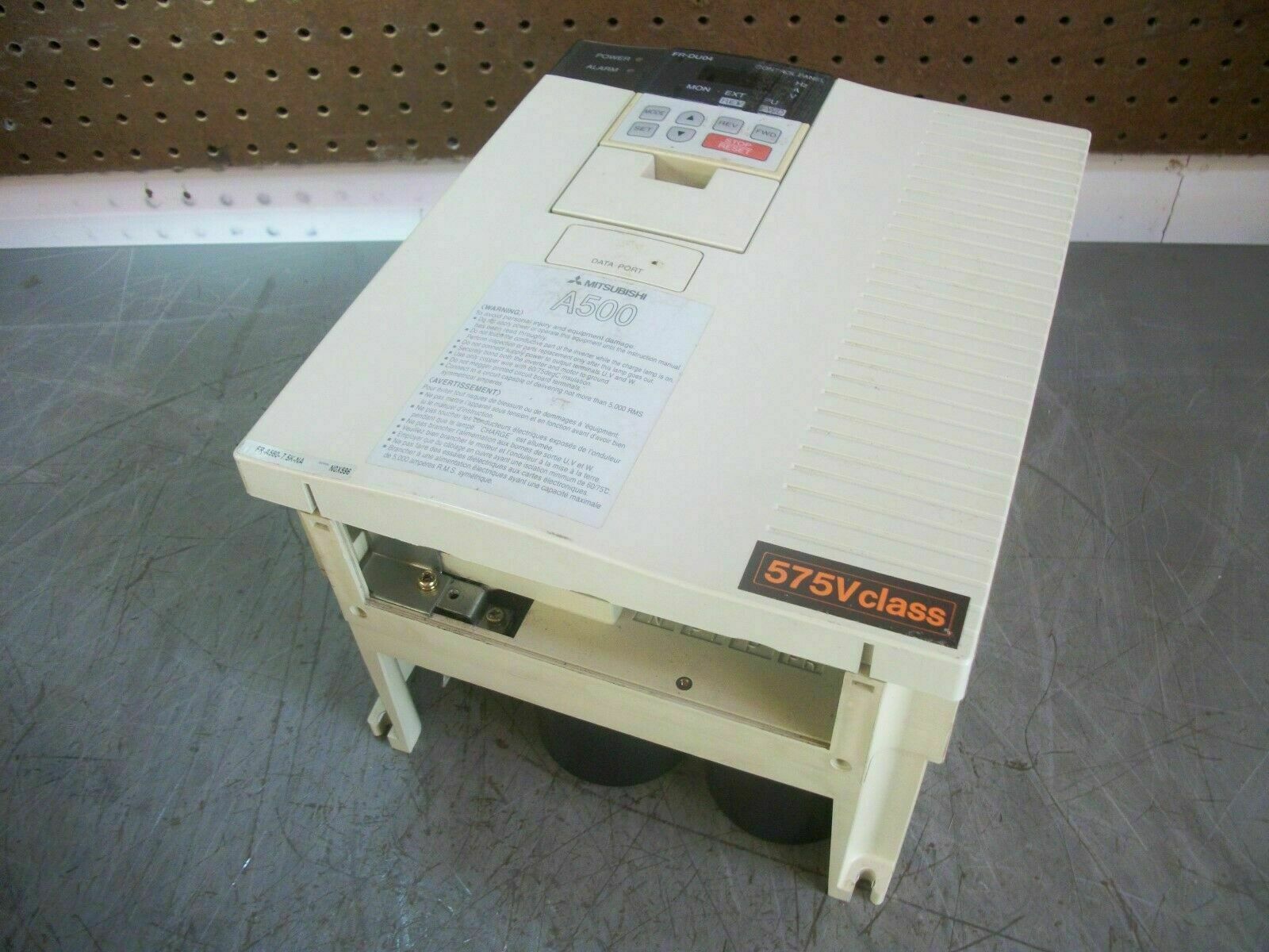 MITSUBISHI A500 3HP INVERTER DRIVE FR-A560-2.2K-NA 3PH 575VOLT 4AMP MITSUBISHI A500 3HP INVERTER DRIVE FR-A560-2.2K-NA 3PH 575VOLT 4AMP