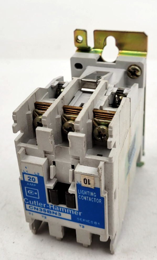 CN35BN3 CUTLER HAMMER 20 Amp Circuit Breaker - Next Day Option FLAW CN35BN3 CUTLER HAMMER 20 Amp Circuit Breaker - Next Day Option FLAW
