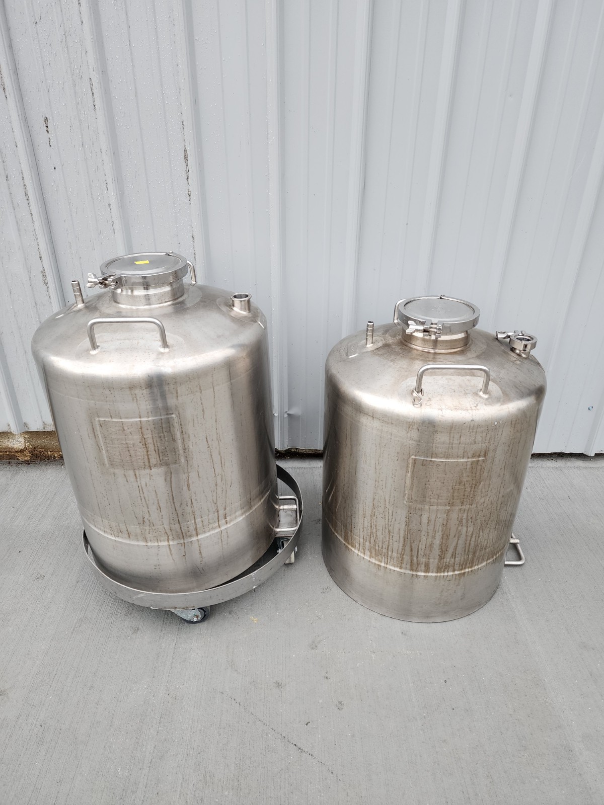 Pair of Walker 100 Liter 316 Stainless Steel Atmospheric Process Tanks 250 PSIG Pair of Walker 100 Liter 316 Stainless Steel Atmospheric Process Tanks 250 PSIG