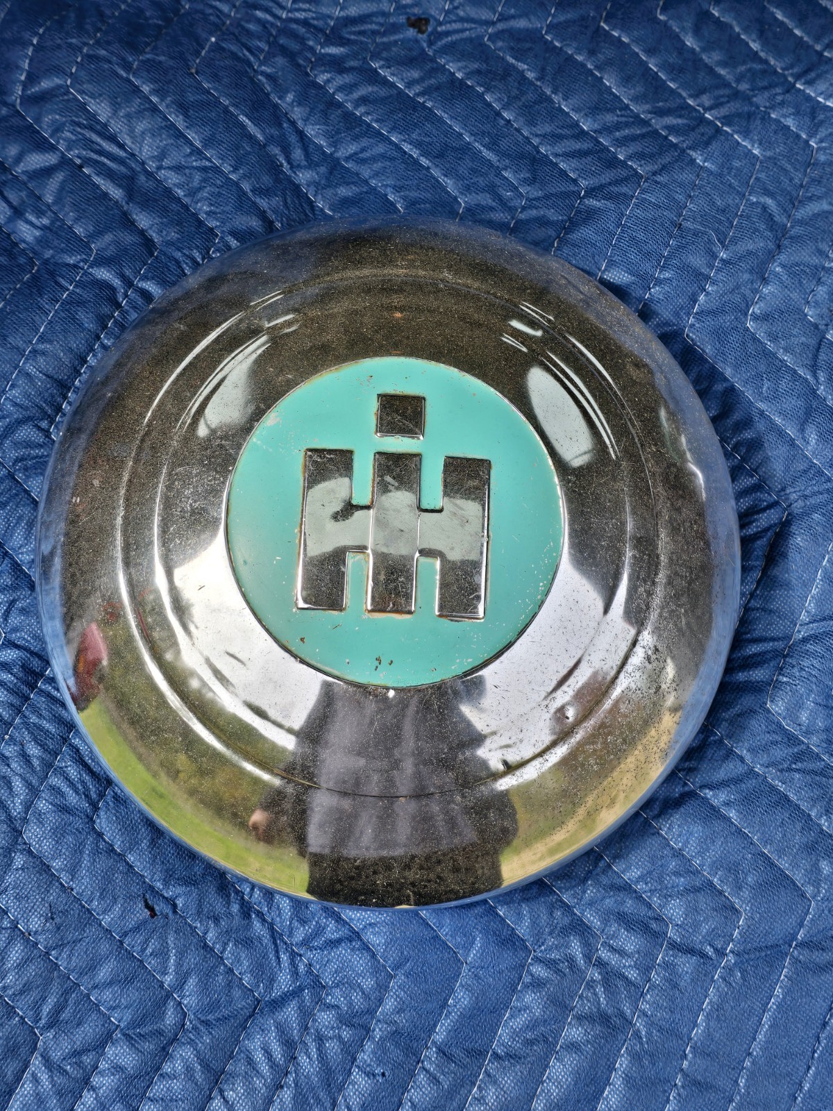 Vintage International Harvester IH Truck Hubcap Chrome Turquoise 10
