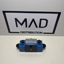 NOS / VICKERS DG4S4-012A-B-60 SOLENOID VALVE DG4S4012AB60 picture