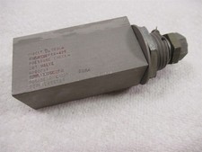 Circle Seal P16-425 Pressure Check-Out Valve Aerospace 4000 PSI Vintage 1960s picture