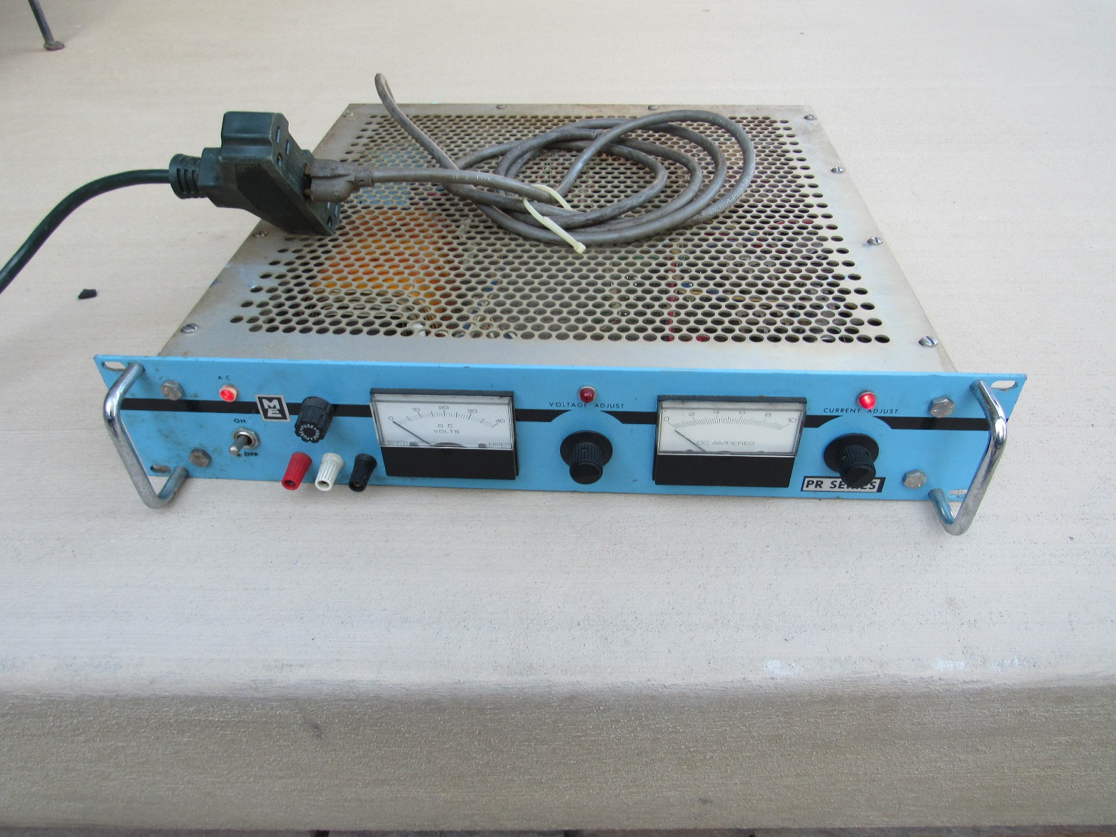 Vintage Mid-Eastern Industries PR40-10A-85 Rack Power Supply 0-40v DC
