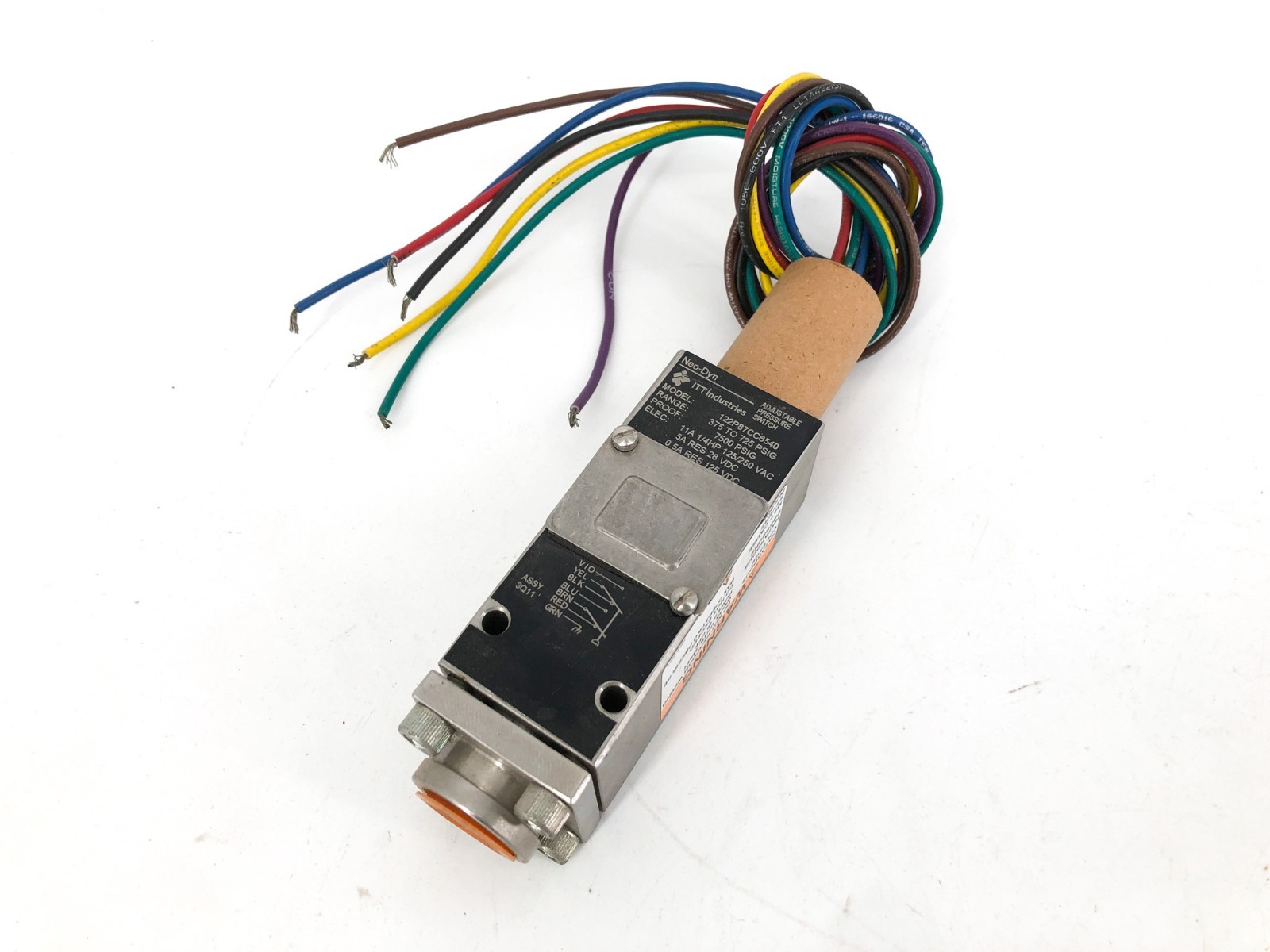 New ITT 122P87CC6540 Adjustable Pressure Switch 375-725psig 11A - No Box