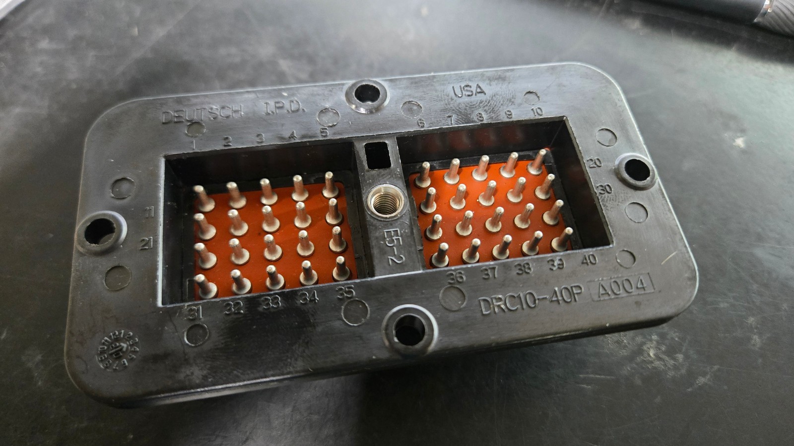 DEUTSCH DRC10-40P: 40-Position Populated Rectangular Automotive Receptacle