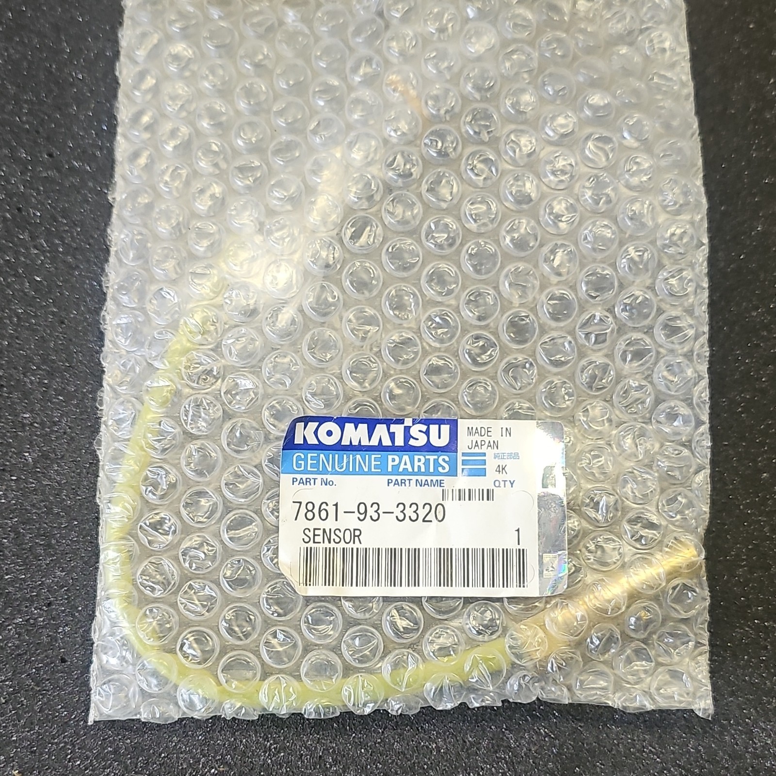 Genuine Komatsu 7861-93-3500 New OEM temp Sensor.