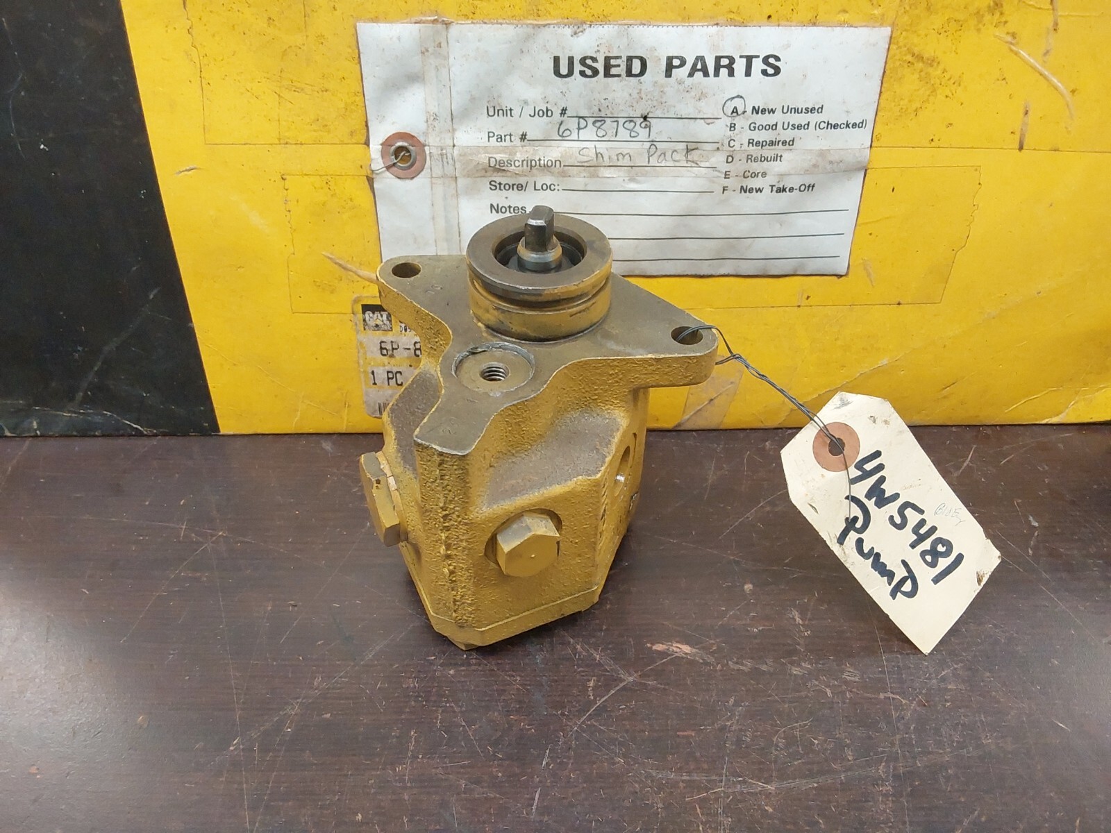 4W5481 USED CATERPILLAR FUEL PUMP G GOOD CONDITION. 