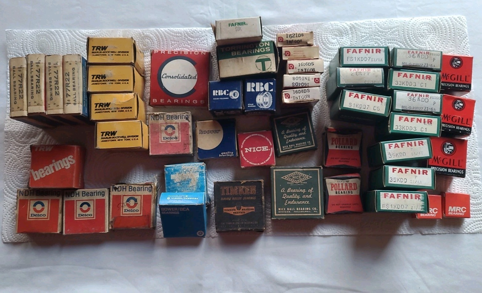 Vintage GM Auto Parts Delco Lot of 8 bearings, switch, Thermal limiter USA NOS Vintage GM Auto Parts Delco Lot of 8 bearings, switch, Thermal limiter USA NOS