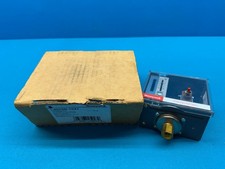 Honeywell L4079B-1041 10-150PSI Manual Reset High Limit Pressuretrol Controller picture
