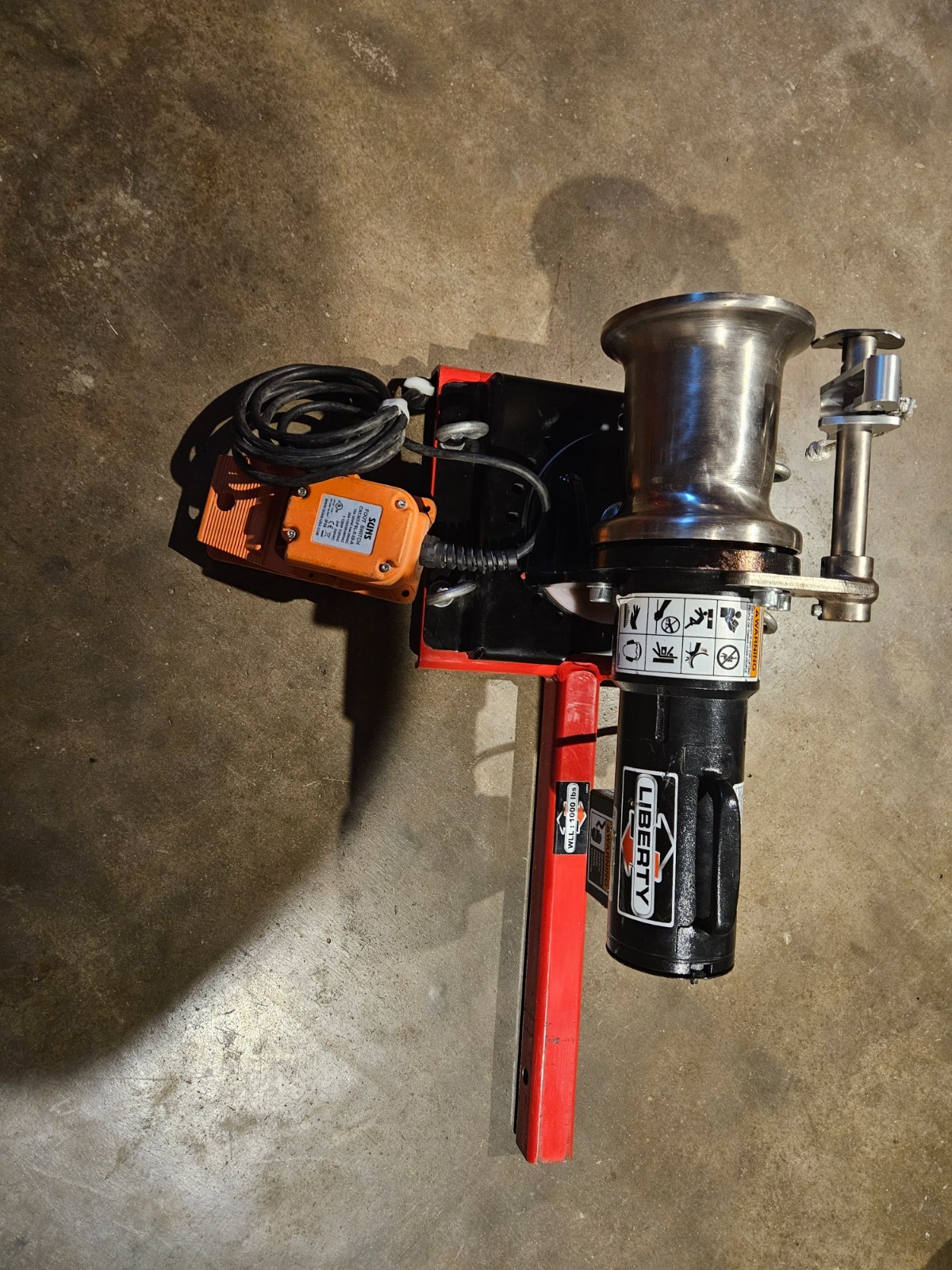 Thern Liberty 1,000 lb Capstan Winch with Swivel Hitch Mount And Pedal