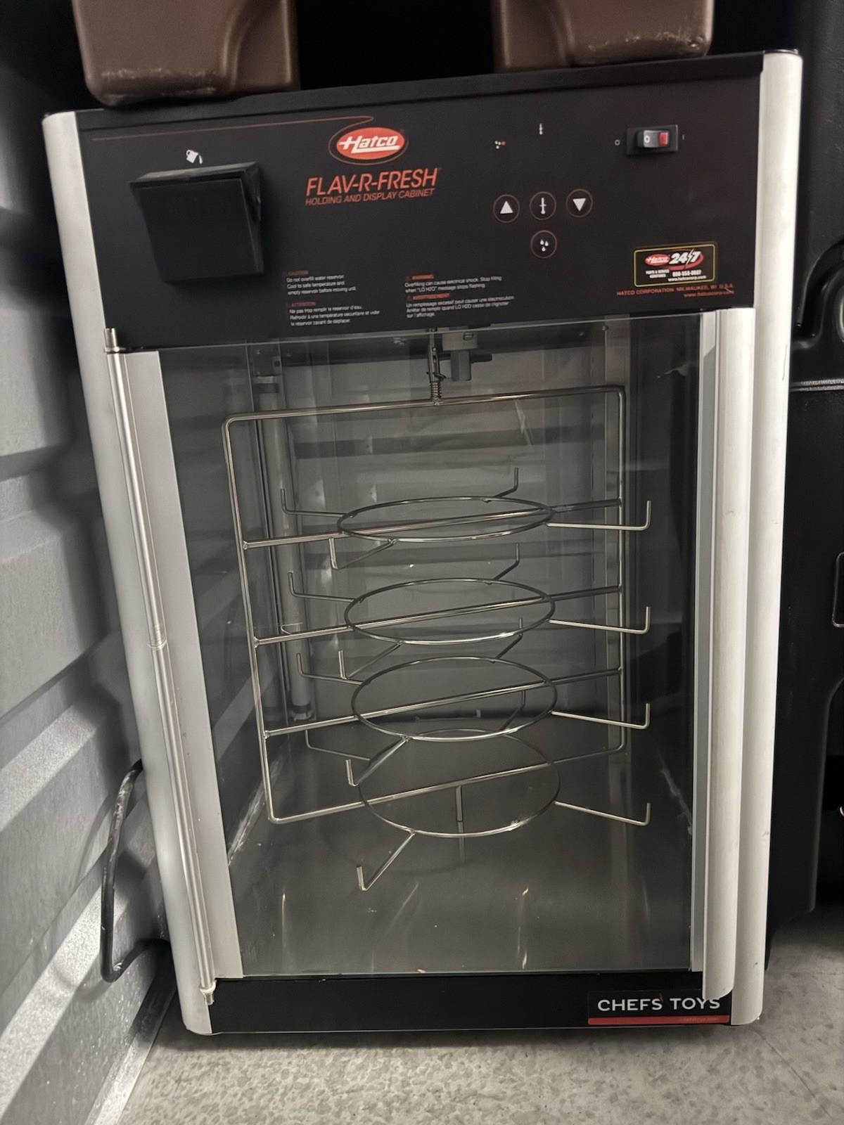 Hatco FDW-2 FLAV-R-FRESH Humidified Rotating Pizza Holding & Display Cabinet