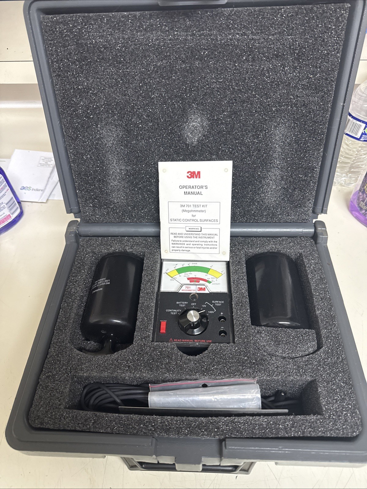 3M 701 MEGOHMMETER Test Kit for Static Control Surfaces working