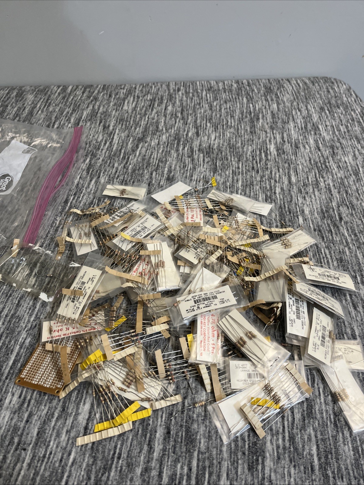 NOS Huge lot Assorted Resistors