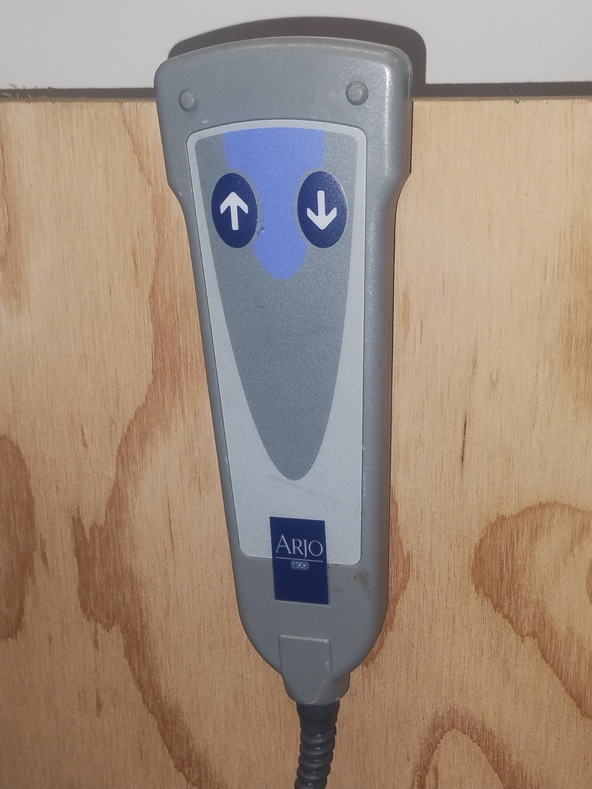 Arjo Maxi e, Two Button Lift Handset Remote Arjo Maxi e, Two Button Lift Handset Remote