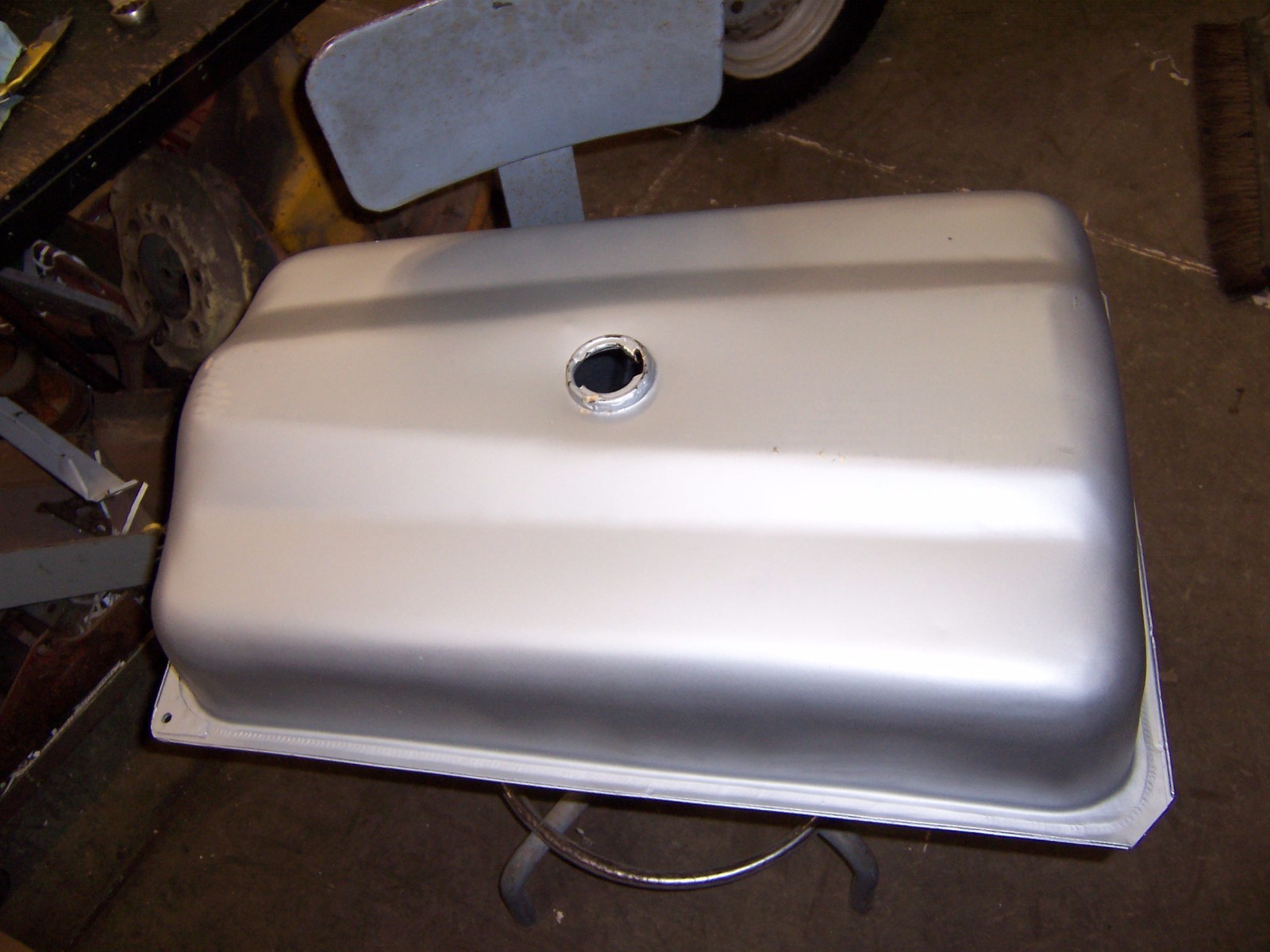 FORD NAA/JUBILEE/600/800/others TRACTOR GAS TANK  NAA9002E NEW REPLACEMENT