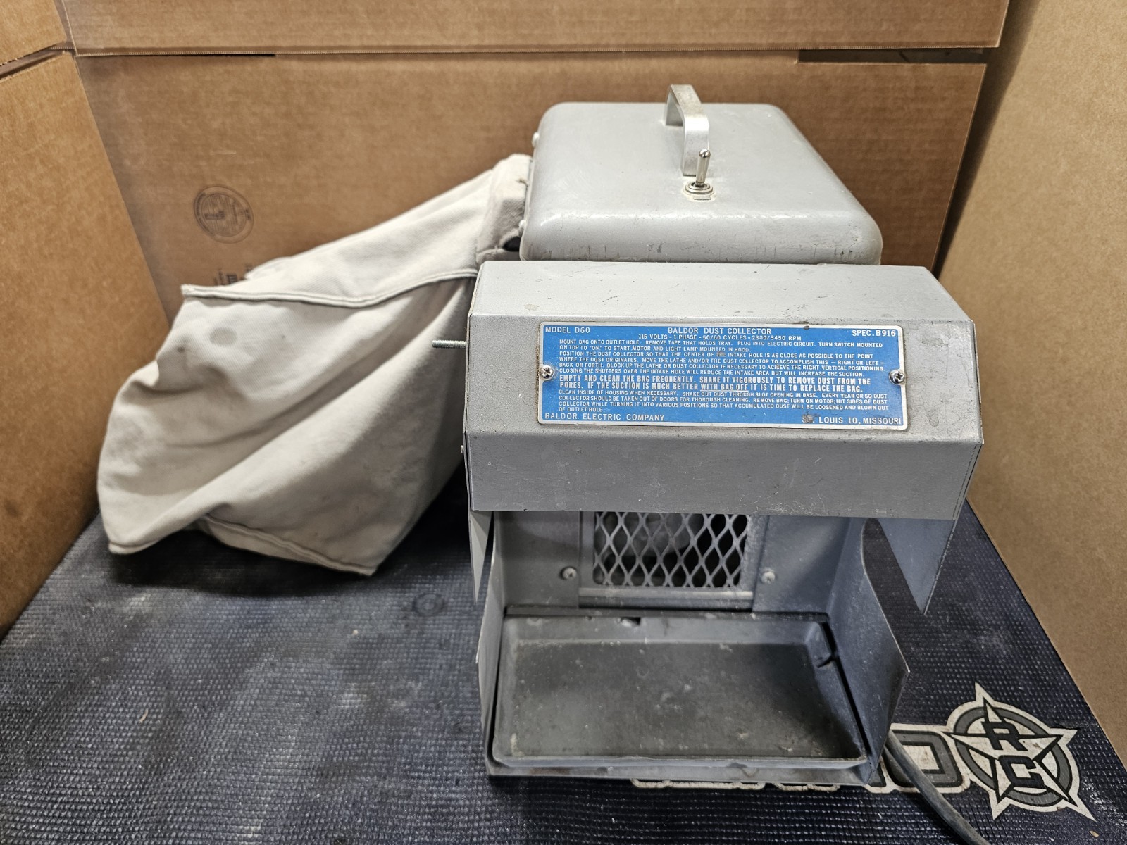 Baldor Model D60 Dust Collector W/ Bag Bench Top Collector Dental Grinding #b360