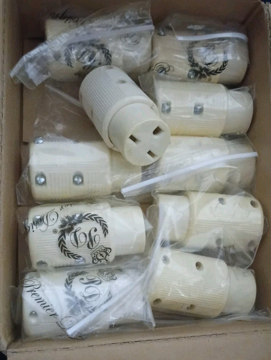 LOT OF 10 LEVITON 5669 15 AMP 250V  STRAIGHT BLADE CONNECTORS NEW
