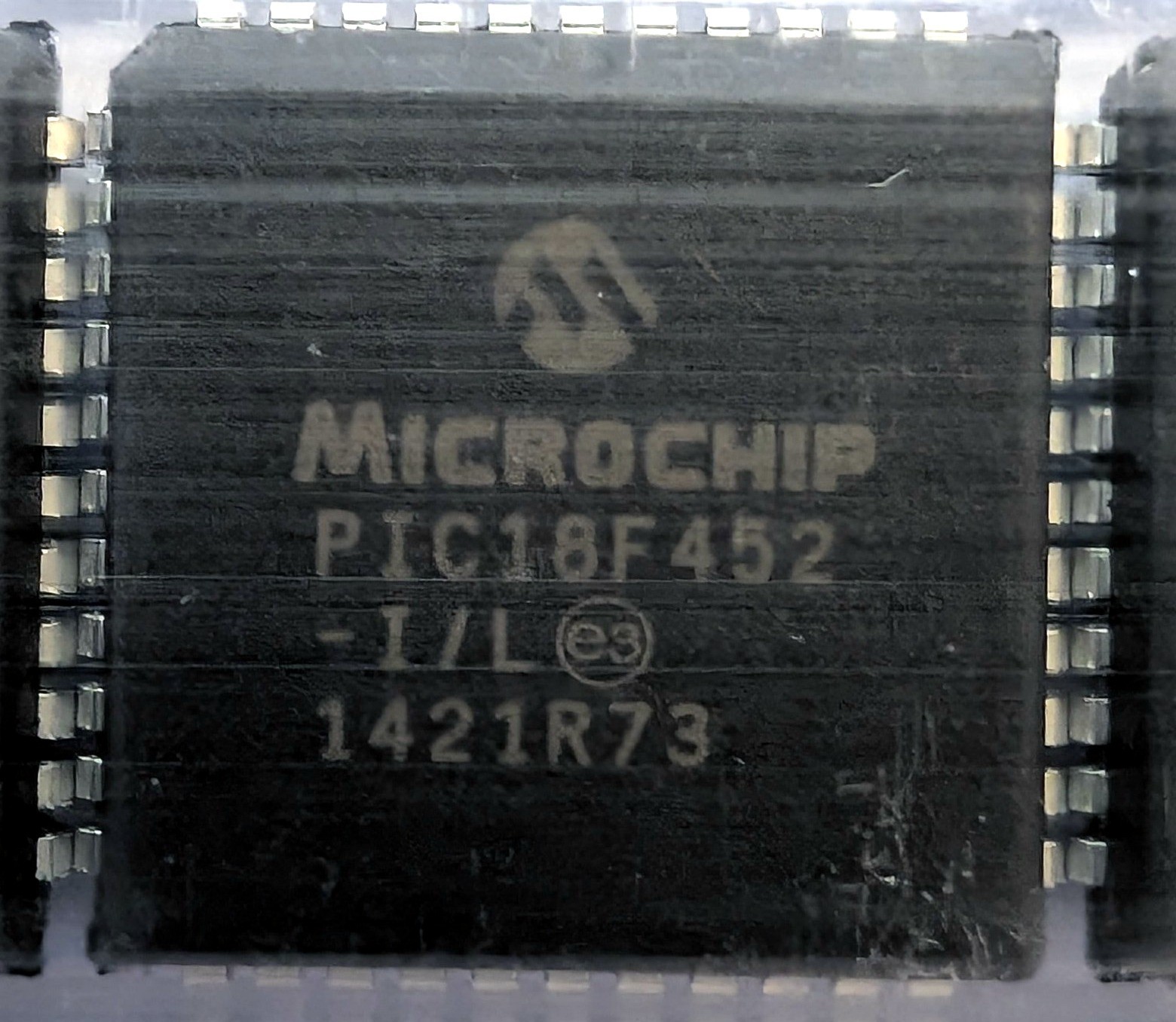 Microchip PIC18F452-I/L PIC18 8-bit MCU 32KB Flash PLCC-44 Lot of 31 pcs Microchip PIC18F452-I/L PIC18 8-bit MCU 32KB Flash PLCC-44 Lot of 31 pcs