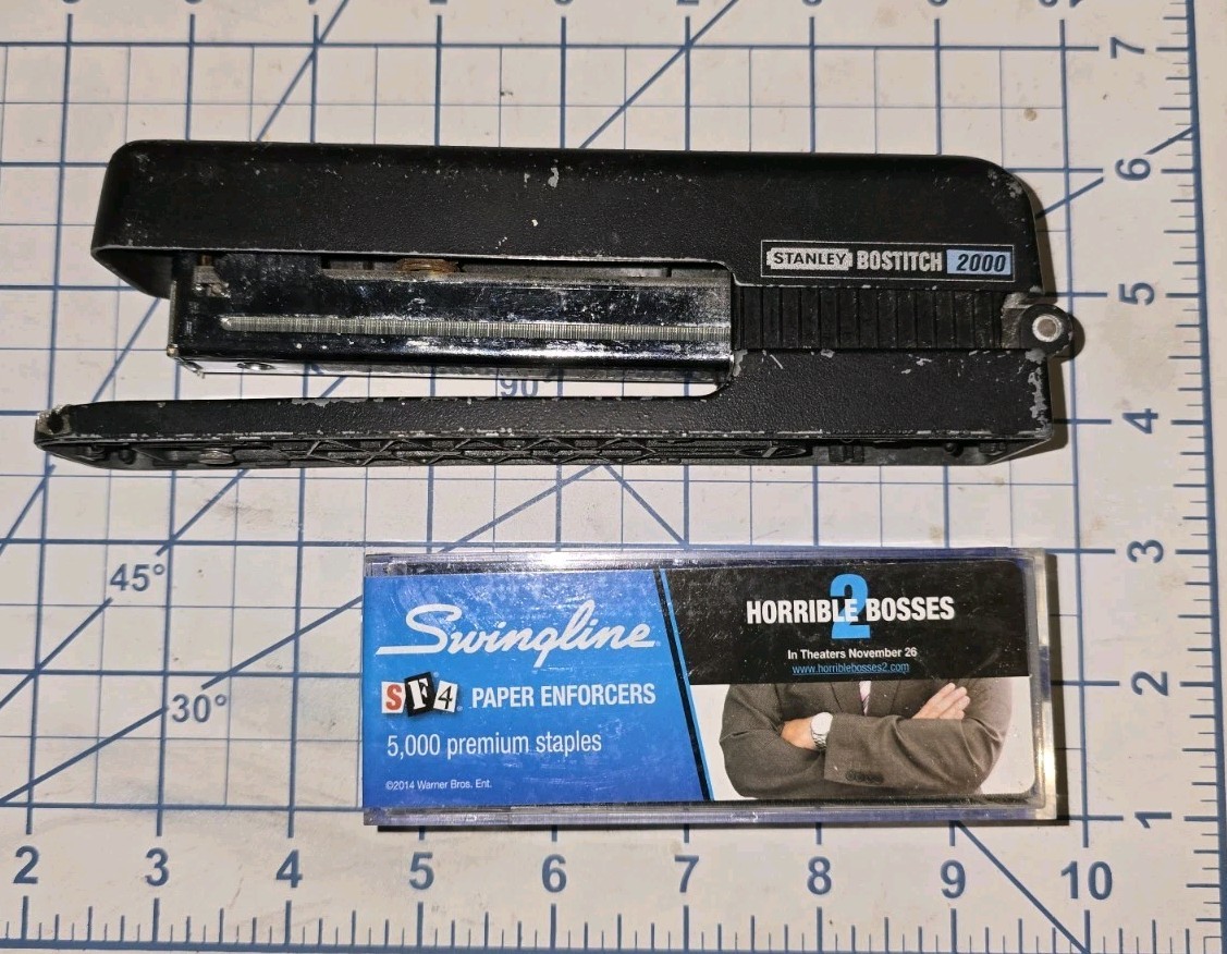 Lot of 2 ~Swingline 35450 SF4, 5000k Staples & STANLEY BOSTITCH 2000 STAPLER Lot of 2 ~Swingline 35450 SF4, 5000k Staples & STANLEY BOSTITCH 2000 STAPLER