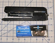 Lot of 2 ~Swingline 35450 SF4, 5000k Staples & STANLEY BOSTITCH 2000 STAPLER picture